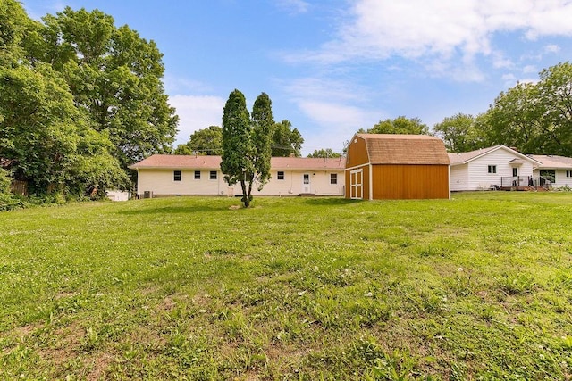 1036 Vilas St, Leavenworth, KS 66048 - view of grassy yard