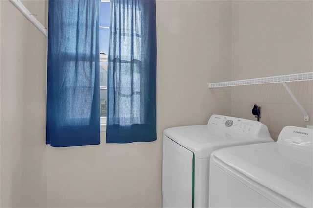 12726 S Rene St, Olathe, KS 66062 - laundry area with washing machine and dryer