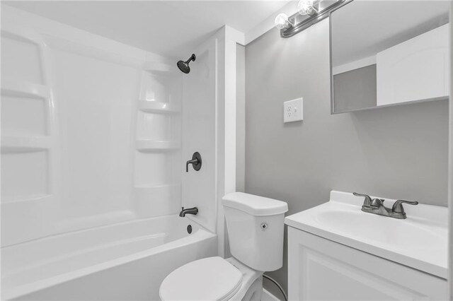 311 N Silver St, Paola, KS 66071 - full bath featuring shower / washtub combination, toilet, and vanity