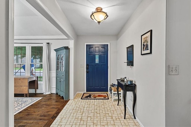 14613 S Locust St, Olathe, KS 66062 - entryway featuring baseboards