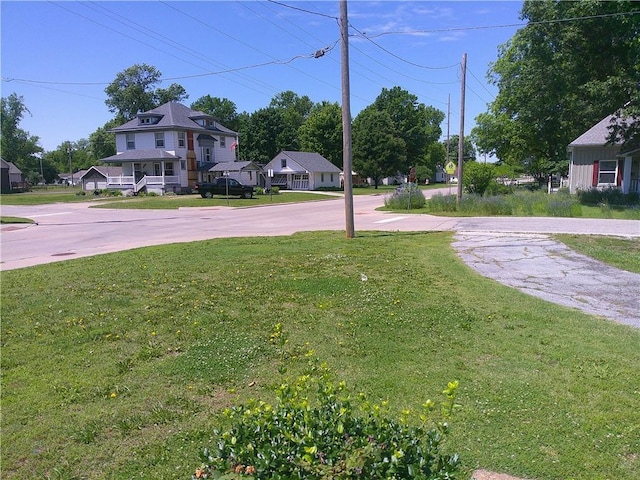 220 W State St, Erie, KS 66733 - view of green lawn