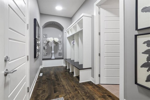8605 NE Shl Creek Pkwy, Kansas City, MO 64157 - mudroom with dark wood finished floors, baseboards, and recessed lighting