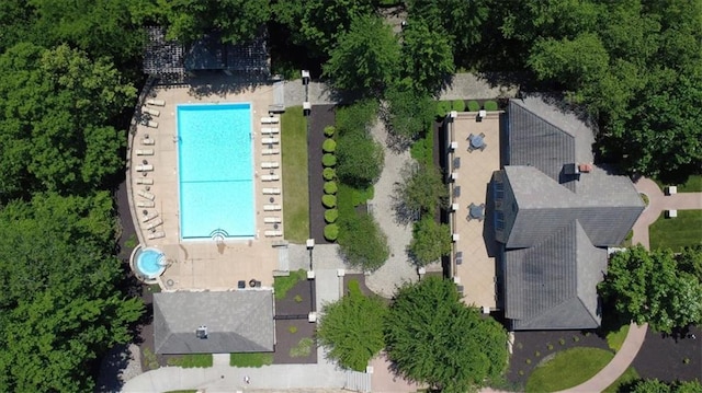 8605 NE Shl Creek Pkwy, Kansas City, MO 64157 - bird's eye view of a pool area
