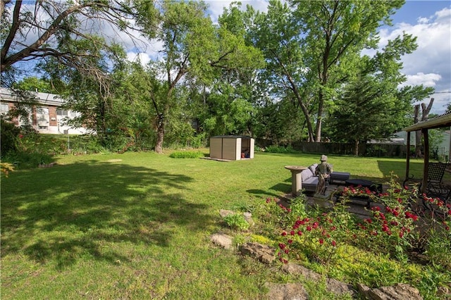 8401 England St, Overland Park, KS 66212 - view of yard