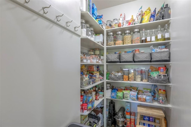 1644 Woodland Shores Cir, Lees Summit, MO 64086 - view of pantry