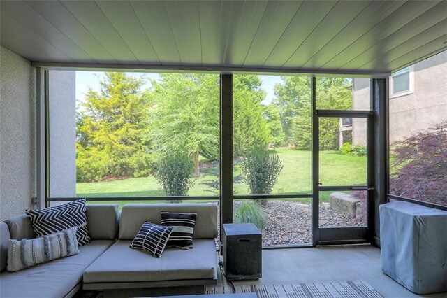 1644 Woodland Shores Cir, Lees Summit, MO 64086 - sunroom / solarium featuring an outdoor living space