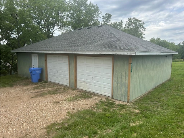 5365 Saratoga Dr, Mclouth, KS 66054 - view of detached garage