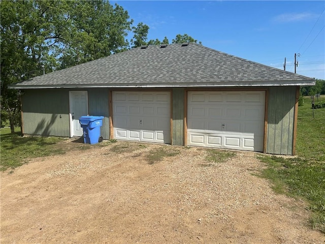 5365 Saratoga Dr, Mclouth, KS 66054 - view of detached garage