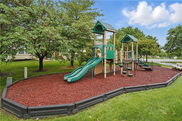 22480 W 113th St, Olathe, KS 66061 - community play area featuring a yard