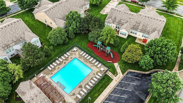 22480 W 113th St, Olathe, KS 66061 - bird's eye view of a pool area