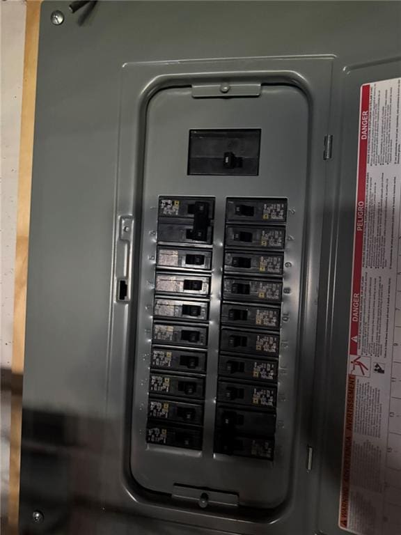 8724 N Jefferson St, Kansas City, MO 64155 - utilities featuring electric panel