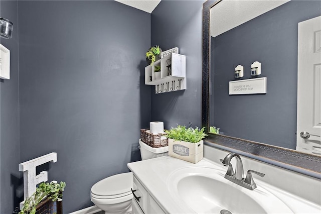 9820 N Donnelly Ave, Kansas City, MO 64157 - half bath featuring toilet and vanity