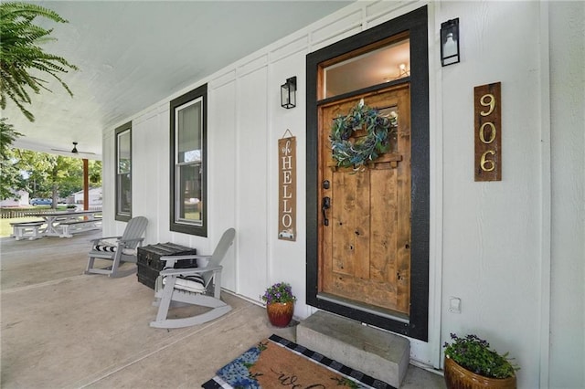 906 E Piankishaw St, Paola, KS 66071 - entrance to property with covered porch