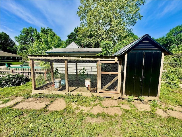 906 E Piankishaw St, Paola, KS 66071 - view of poultry coop