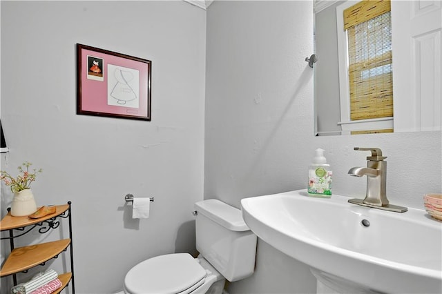 6016 W 85th St, Overland Park, KS 66207 - bathroom with a sink and toilet