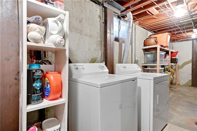 6016 W 85th St, Overland Park, KS 66207 - laundry room featuring separate washer and dryer