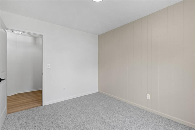 9501 Glenwood St, Overland Park, KS 66212 - empty room featuring carpet floors and baseboards
