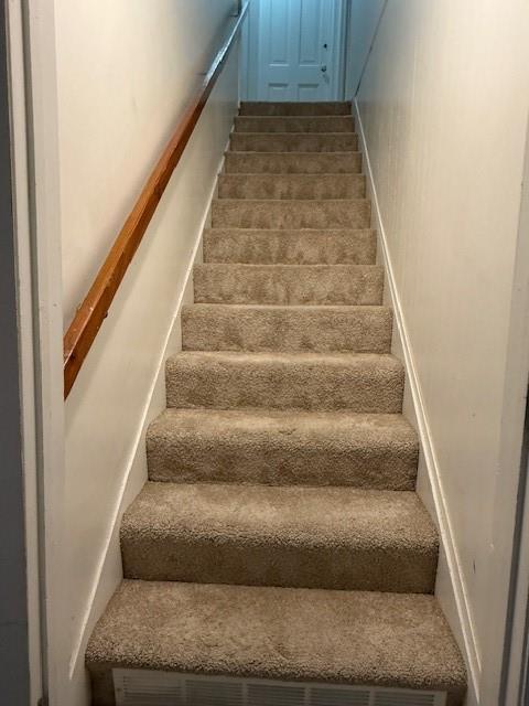217 S 5th St, Burlington, KS 66839 - view of stairs