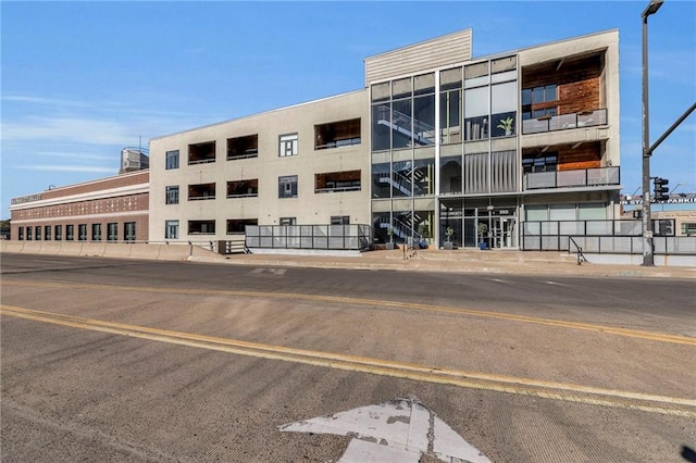 360 W Pershing Rd Unit 310, Kansas City, MO 64108 - view of apartment building / complex