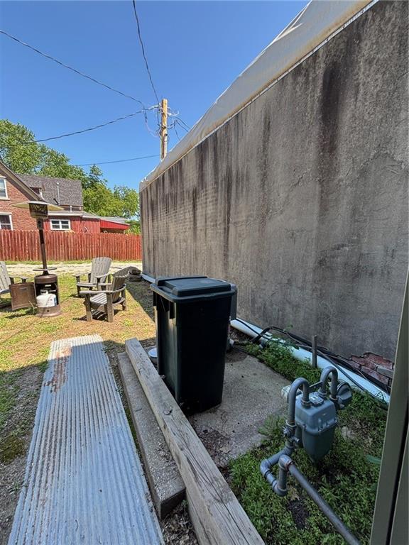 115 N 3rd St, Burlington, KS 66839 - view of patio