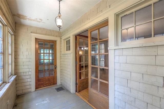 12 W 57th Ter, Kansas City, MO 64113 - property entrance featuring a porch