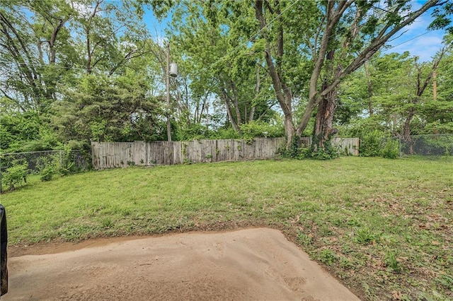 5912 E 98th St, Kansas City, MO 64134 - view of yard featuring a patio