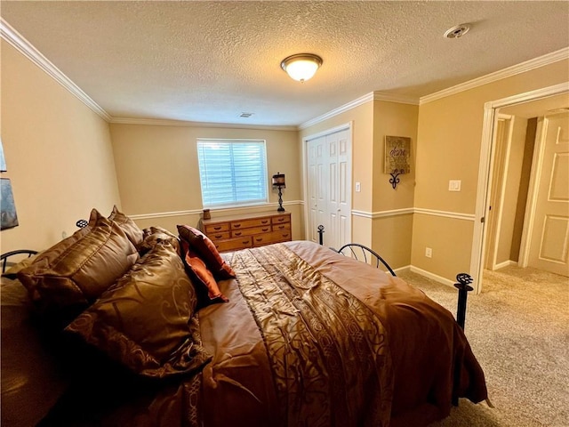 1402 NW Cedar Ct, Grain Valley, MO 64029 - carpeted bedroom with ornamental molding, a textured ceiling, baseboards, and a closet