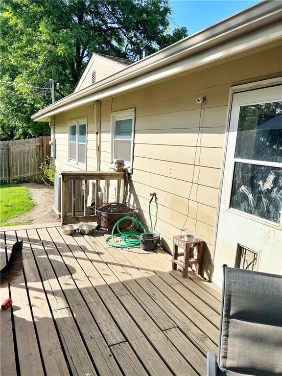 400 S 7th St, Arma, KS 66712 - view of wooden terrace