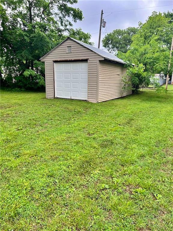 210 W 18th St, Pittsburg, KS 66762 - photo 22
