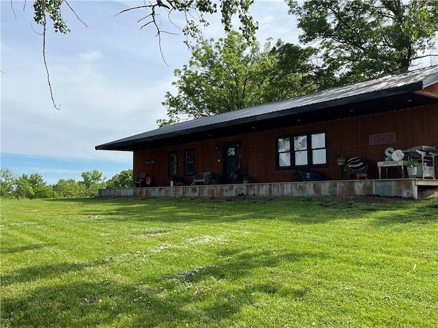 25332 E 250th Ave, Ridgeway, MO 64481 - back of property featuring a yard