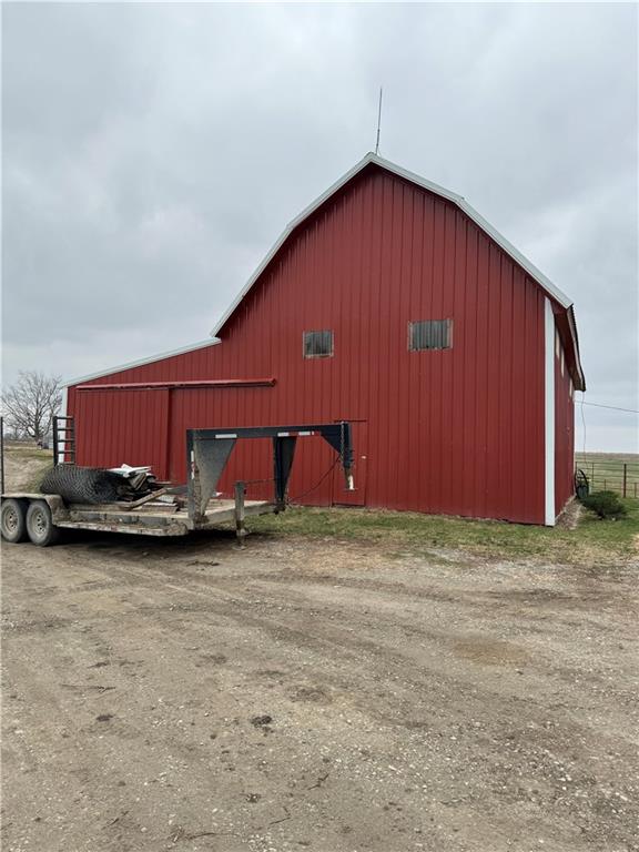 25332 E 250th Ave, Ridgeway, MO 64481 - view of barn