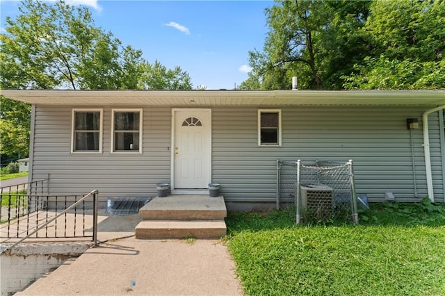 2204 S Cedar Ave, Independence, MO 64052 - view of front facade with central air condition unit