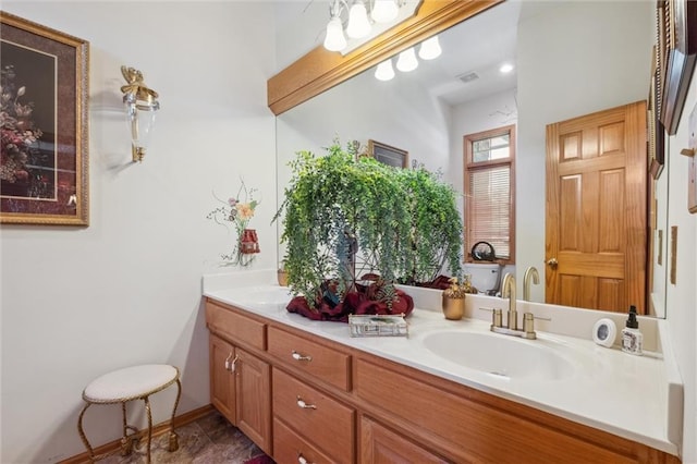 15471 Cedar Ln, Basehor, KS 66007 - full bath featuring double vanity
