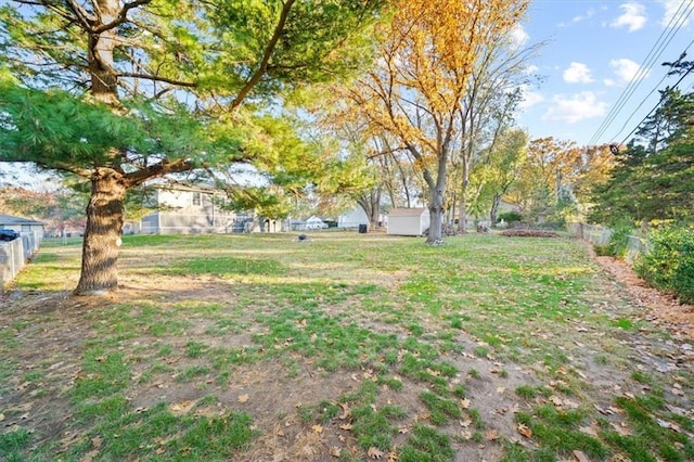 3620 S Northern Blvd, Independence, MO 64052 - view of yard