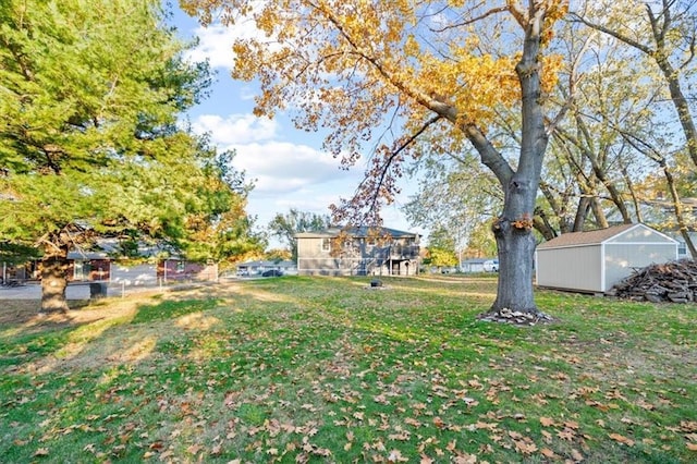 3620 S Northern Blvd, Independence, MO 64052 - view of grassy yard
