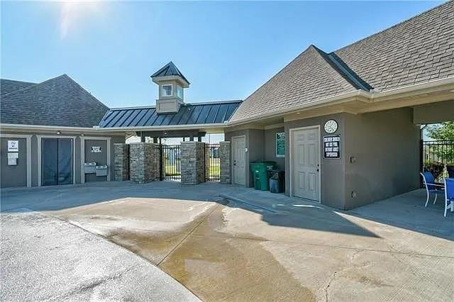 905 SE Wood Ridge Ct, Blue Springs, MO 64014 - exterior space