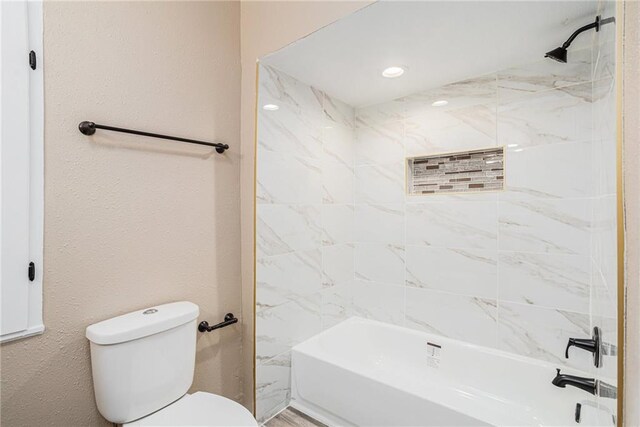 4224 Monroe Ave, Kansas City, MO 64130 - full bath with toilet, shower / tub combination, and recessed lighting