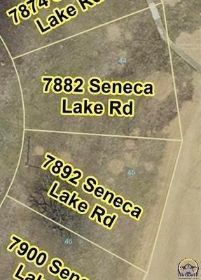 7882 Seneca Lake Rd, Ozawkie, KS 66070