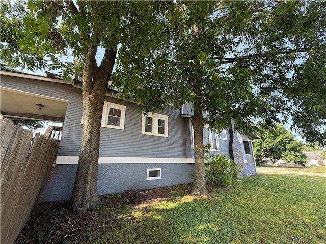 418 N 8th St, Independence, KS 67301 - view of side of property