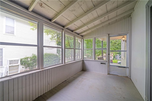 502 Vine St, Leavenworth, KS 66048 - unfurnished sunroom with vaulted ceiling and healthy amount of natural light