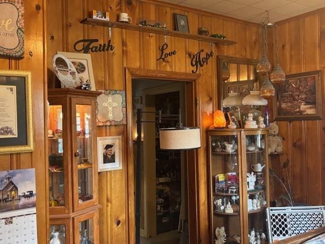 1119 Mound St, Atchison, KS 66002 - detailed view of wooden walls