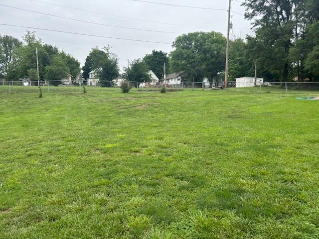 1119 Mound St, Atchison, KS 66002 - view of yard
