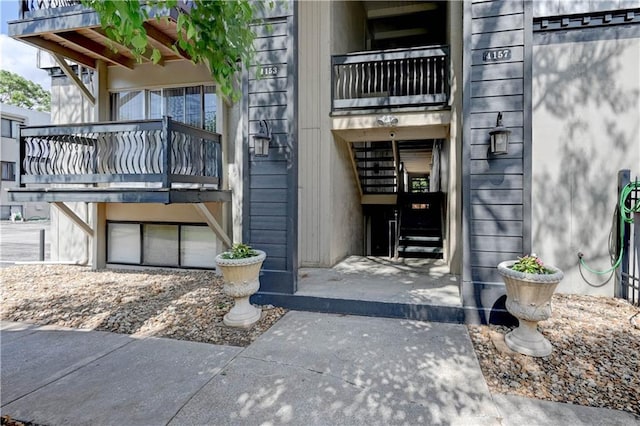 4157 Roanoke Rd Unit 2, Kansas City, MO 64111 - doorway to property with a balcony