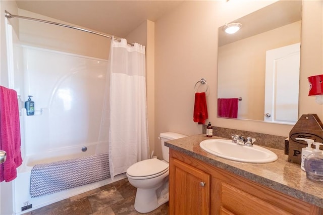 2943 NE Turkey Rd, Breckenridge, MO 64625 - full bathroom featuring vanity, toilet, and shower / tub combo with curtain