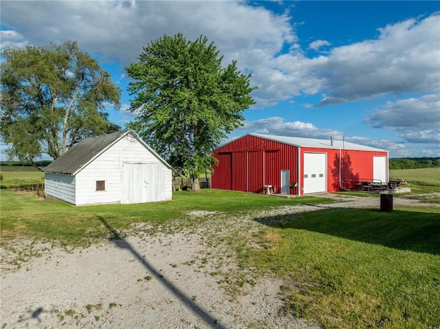 2943 NE Turkey Rd, Breckenridge, MO 64625 - view of pole building featuring a yard