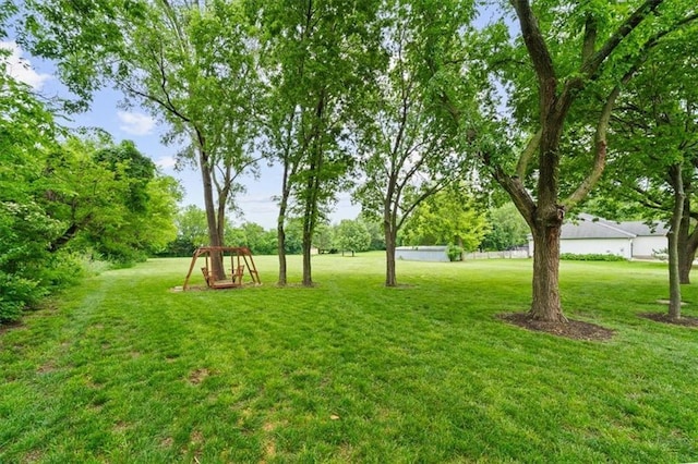 7007 Bell Rd, Shawnee, KS 66217 - view of green lawn