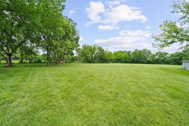 7007 Bell Rd, Shawnee, KS 66217 - view of green lawn