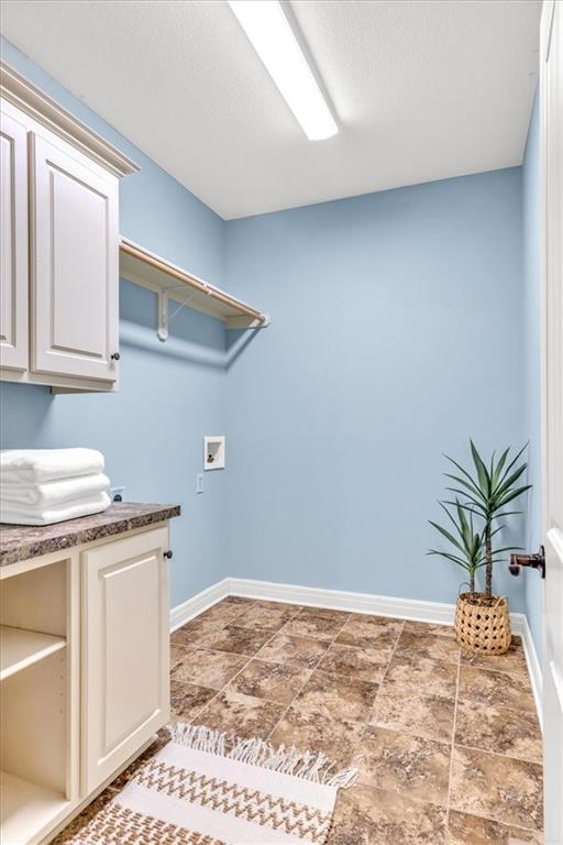 1718 NE Chapel Woods Dr, Lees Summit, MO 64064 - photo 9