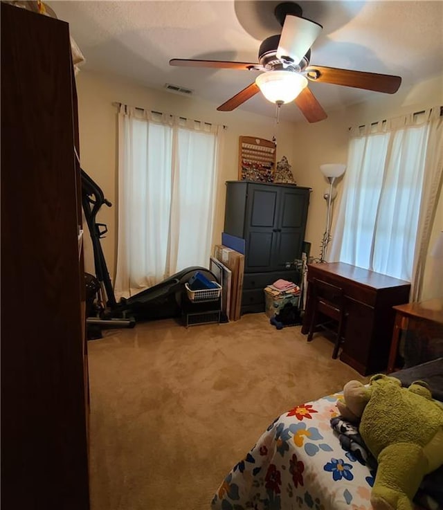 1525 Duncan St, Saint Joseph, MO 64503 - carpeted bedroom with ceiling fan