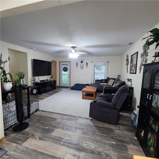 1525 Duncan St, Saint Joseph, MO 64503 - living area featuring wood finished floors and ceiling fan